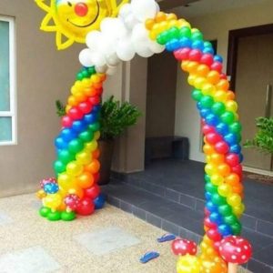 arco de arcoiris en globos