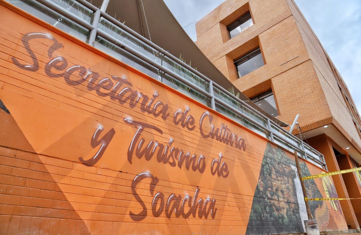 Tras 6 meses de reestructuración, La Casa de la Cultura de Suacha reabre sus puertas.